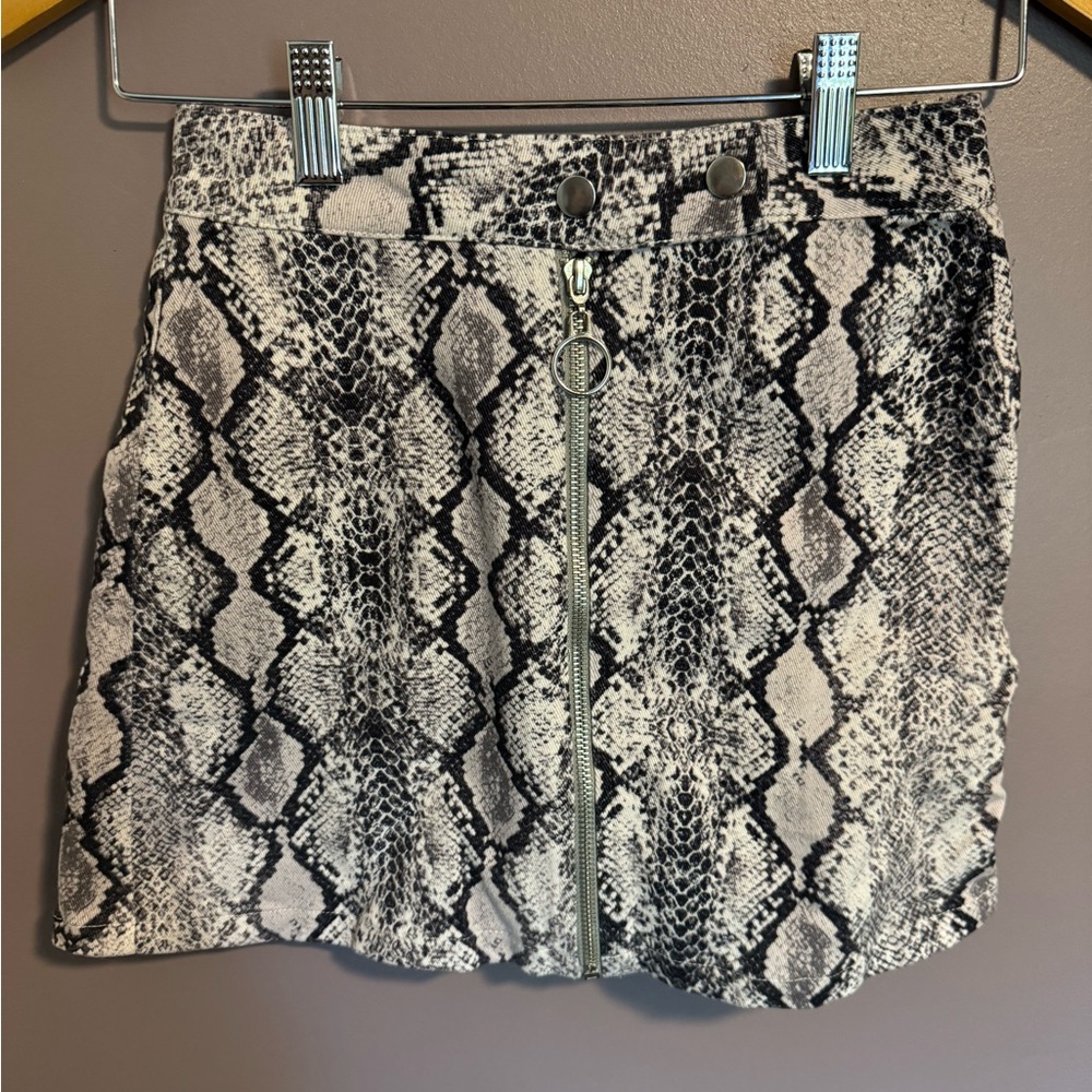 Altard State Cotton Front Zip Up Snake Skin Print Mini Skirt Size XSmall.